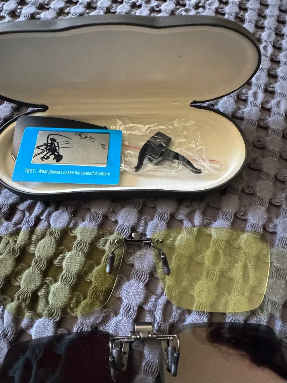N/A clip sunglasses